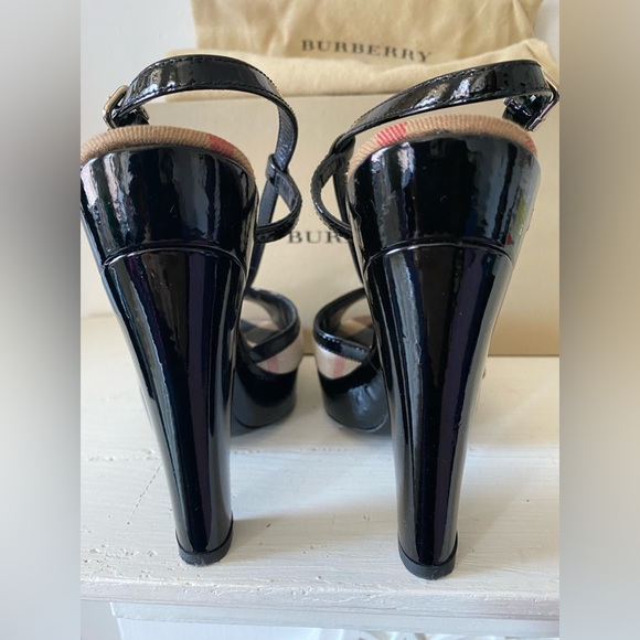 Burberry signature platforms. - Picture 12 of 12